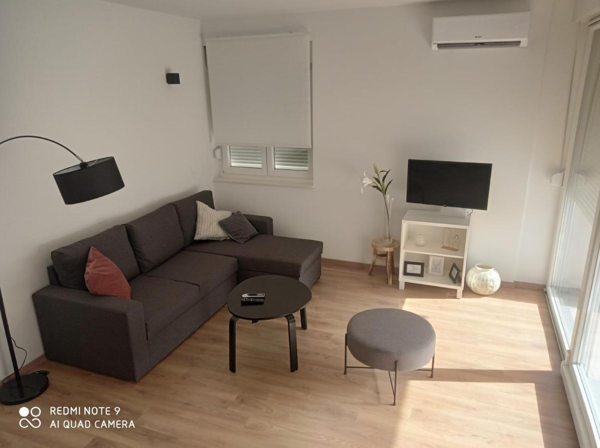 Tia Apartment *